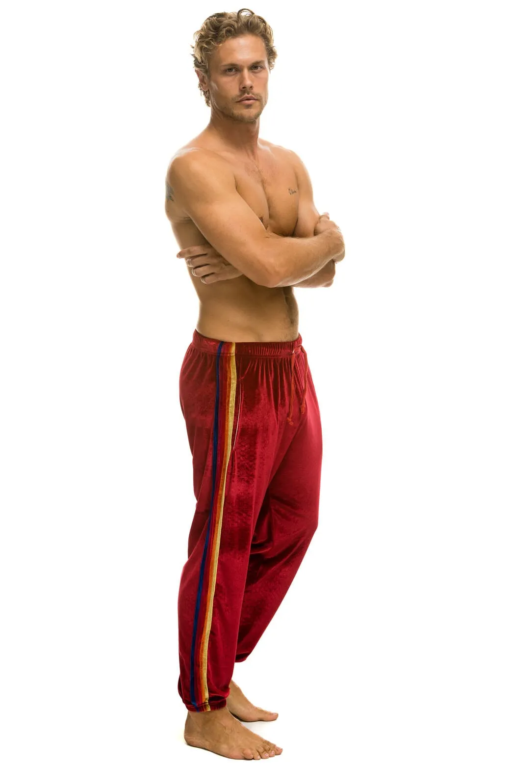 CLASSIC VELVET SWEATPANTS - RED