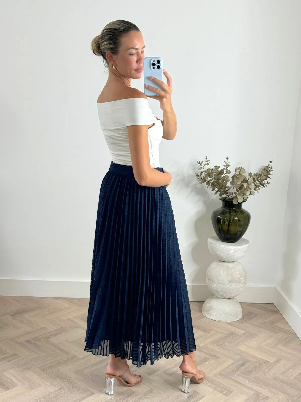 Demi Pleated Midi Skirt / Navy Zig Zag