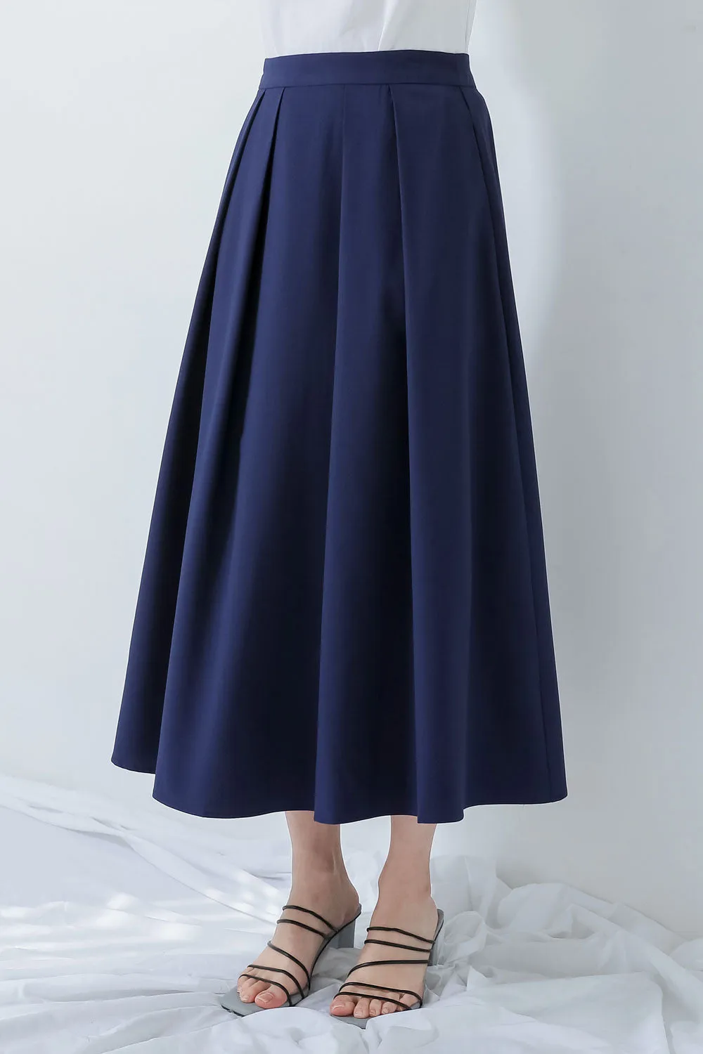 Pleated Long Skirt