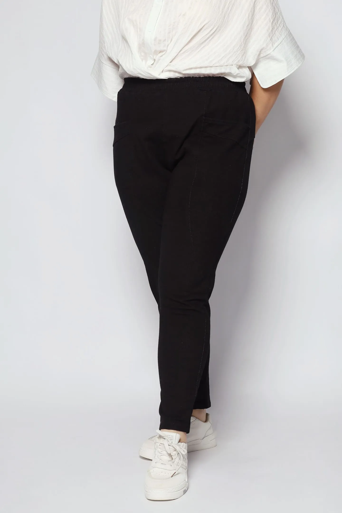 Tove Pants in Plain Black