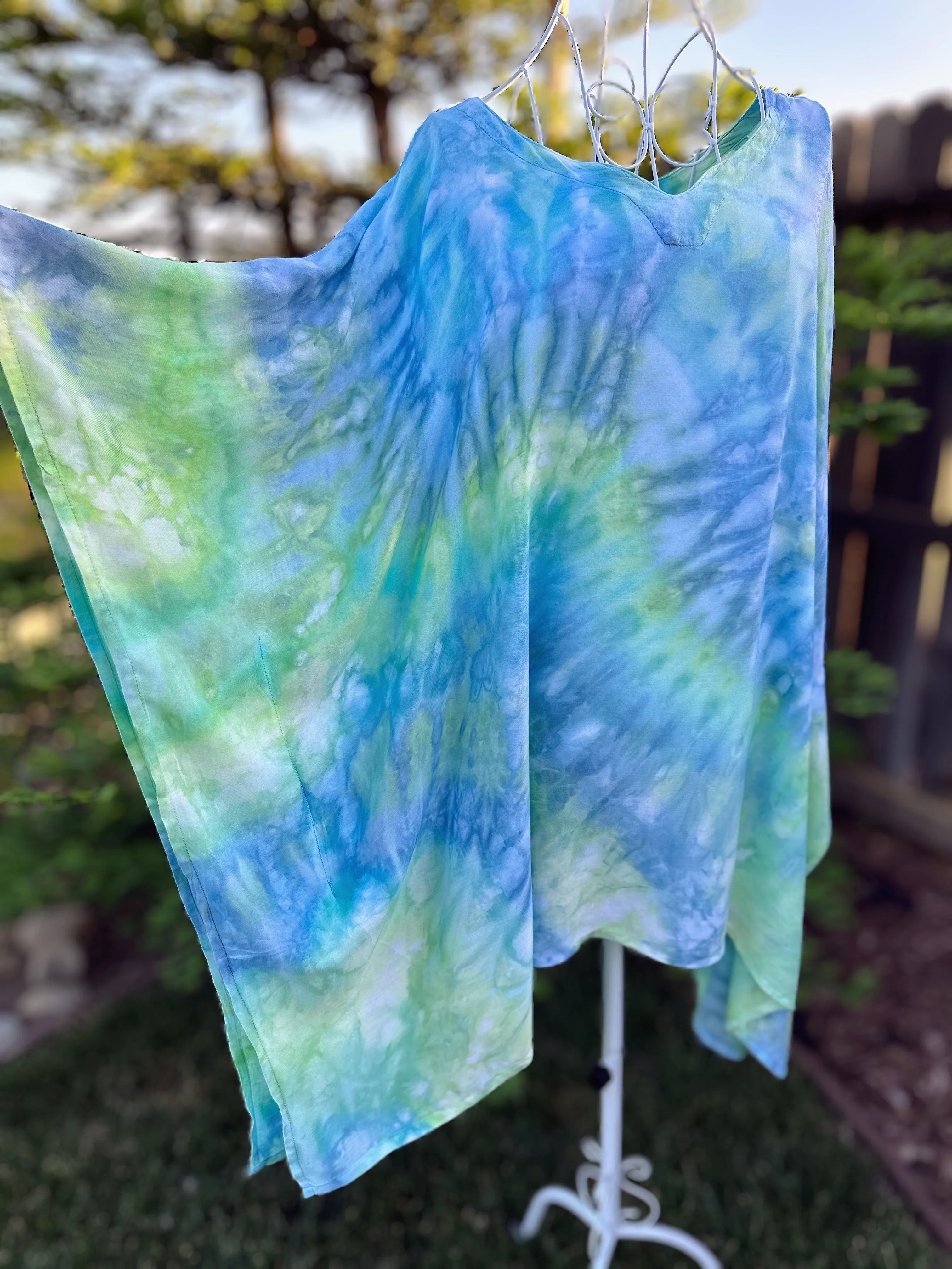 Women’s One Size Plus (XL-3X) Rayon Poncho in ‘Ocean Dreams’